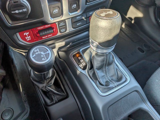 Used 2024 Jeep Wrangler Rubicon w/ Technology Group AWD/4WD image 21