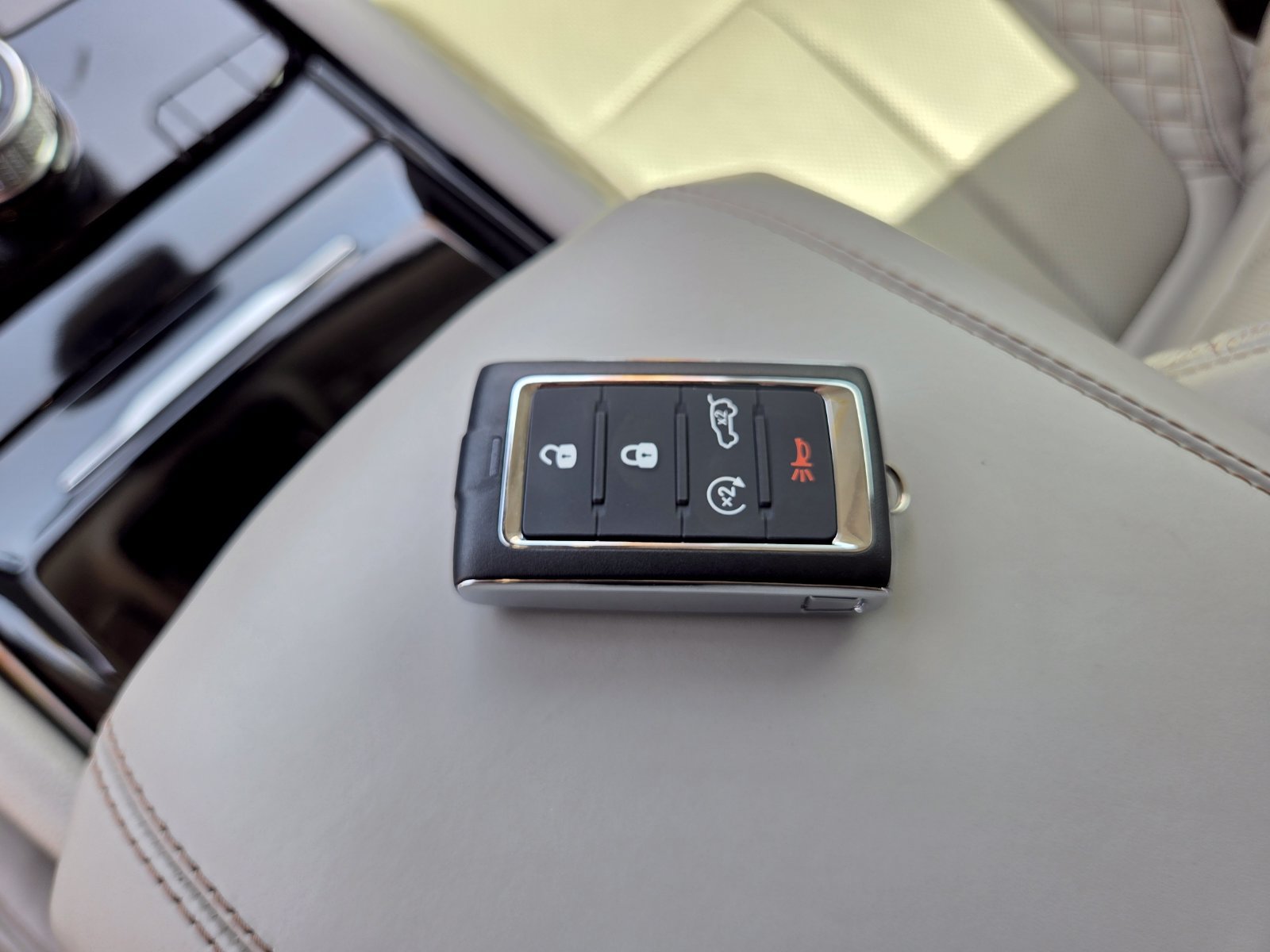 Used 2022 Jeep Grand Cherokee Summit RWD image 33