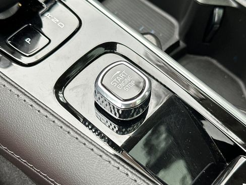 Certified 2023 Volvo XC90 T8 Plus AWD/4WD image 28