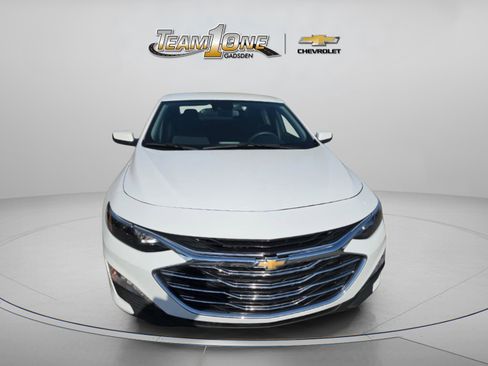 Used 2025 Chevrolet Malibu LT image 2
