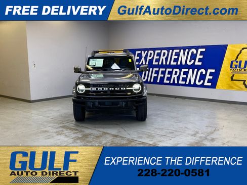 Used 2024 Ford Bronco Outer Banks AWD/4WD image 3