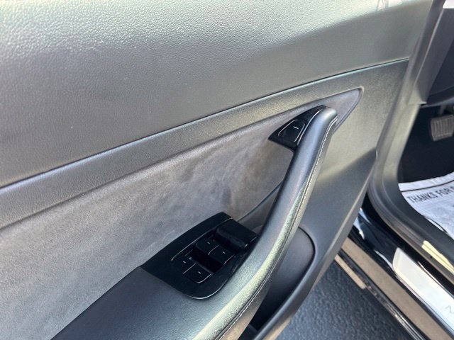 Used 2020 Tesla Model 3 Standard Range Plus RWD image 12