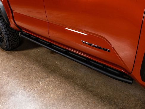 Used 2025 Toyota Tacoma TRD Off-Road image 13