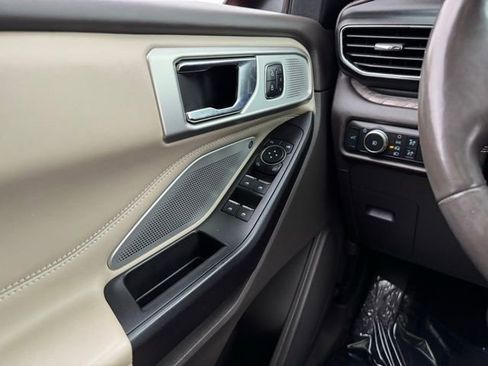 Certified 2020 Ford Explorer Platinum w/ Premium Technology Package AWD/4WD image 34