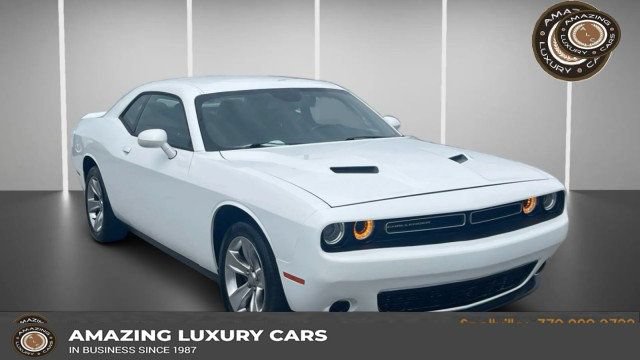 Used 2021 Dodge Challenger SXT RWD image 1