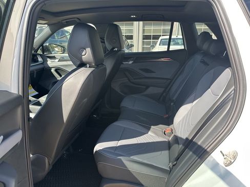 New 2026 Volkswagen Tiguan SE R-Line AWD/4WD image 13
