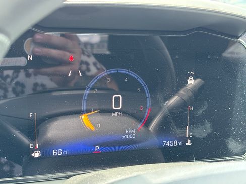 Used 2025 Chevrolet Trax LT FWD image 19
