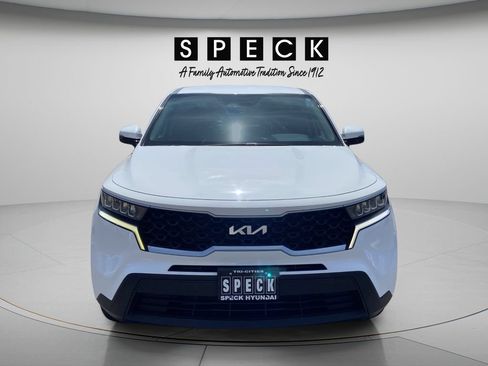 Used 2023 Kia Sorento LX AWD/4WD image 8