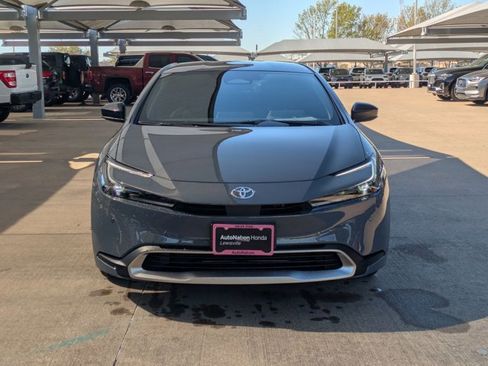 Used 2026 Toyota Prius Plug-In Hybrid image 2
