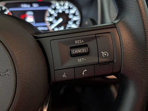 Used 2023 Nissan Rogue S AWD/4WD image 16