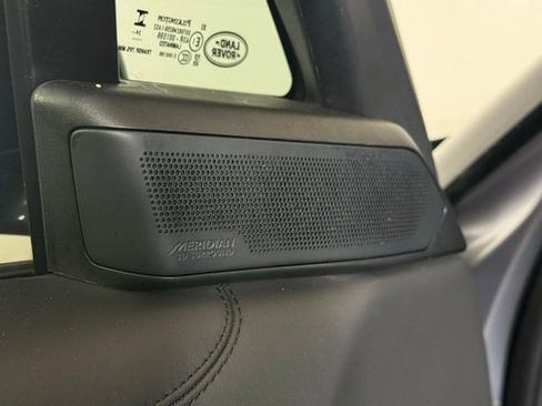 Certified 2025 Land Rover Range Rover SE image 28