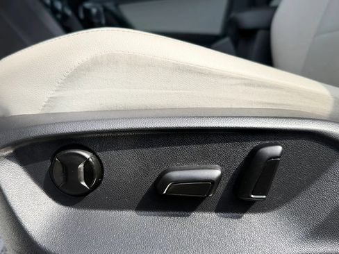 Used 2020 Volkswagen Tiguan SE R-Line AWD/4WD image 28