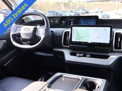 Certified 2025 Ford Expedition Active AWD/4WD image 14