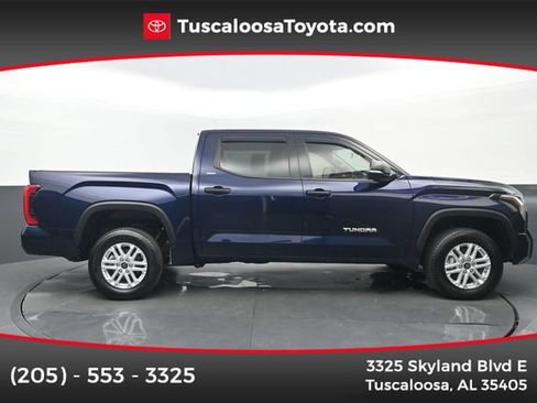 Used 2022 Toyota Tundra SR5 w/ SR5 Convenience Package AWD/4WD image 1