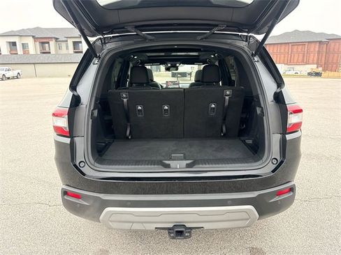 Used 2025 Honda Pilot TrailSport image 31