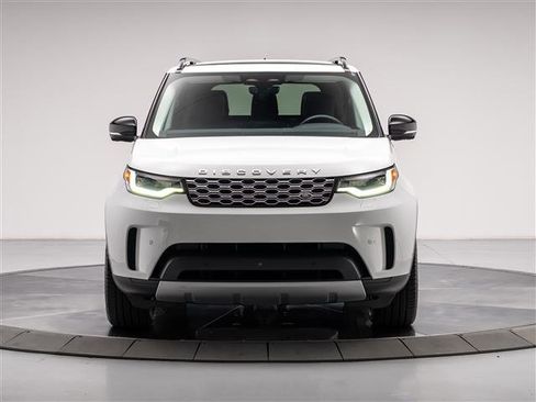 Used 2024 Land Rover Discovery S AWD/4WD image 8