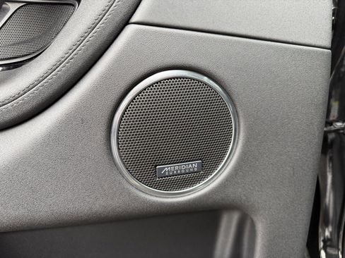 Used 2023 Land Rover Discovery Sport SE image 15