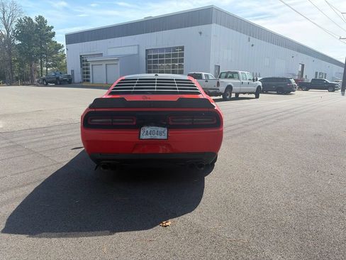 Used 2021 Dodge Challenger SXT w/ Driver Convenience Group RWD image 6
