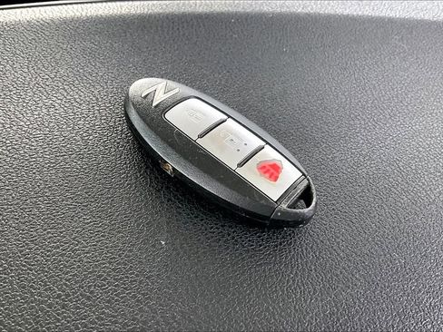 Used 2014 Nissan 370Z Coupe image 30