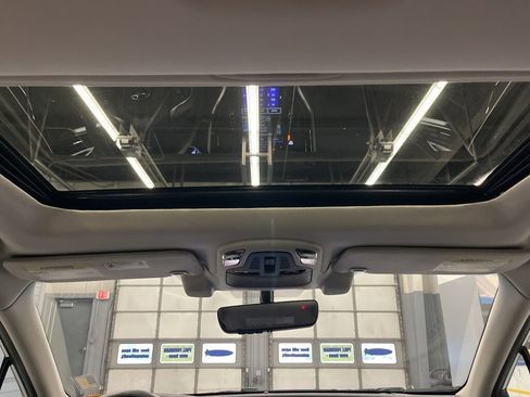 Certified 2022 Subaru Outback Limited image 29