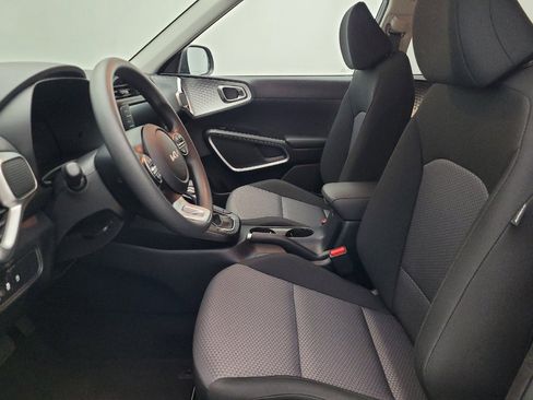 Used 2025 Kia Soul LX w/ LX Technology Package image 17