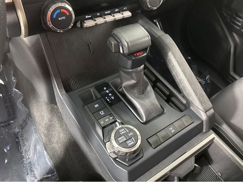 Used 2024 Toyota Tacoma TRD Off-Road image 32