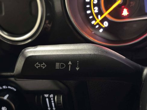 Used 2022 Jeep Wrangler Unlimited Sahara AWD/4WD image 32
