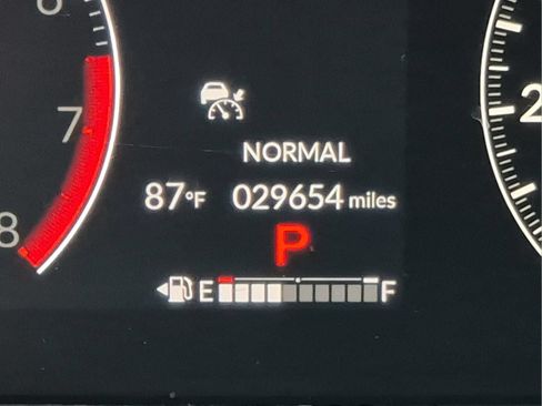 Used 2025 Honda Pilot TrailSport image 11