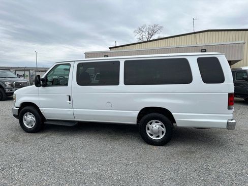 Used 2010 Ford E-350 and Econoline 350 XLT image 12