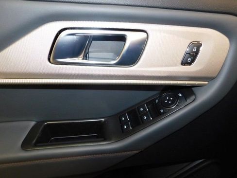 New 2026 Ford Explorer Active image 16