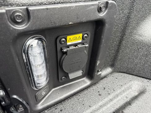 Used 2025 Ford Maverick Lariat w/ Black Appearance Package AWD/4WD image 32