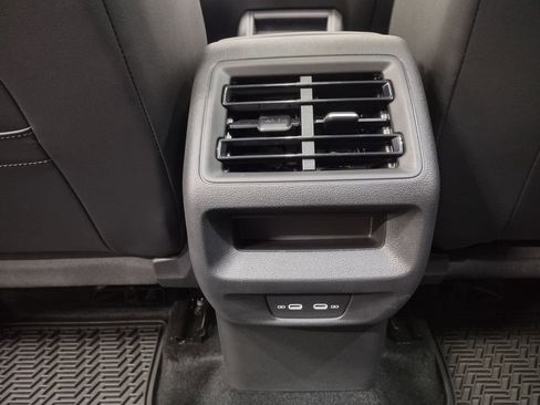 New 2026 Volkswagen Tiguan SE R-Line image 36