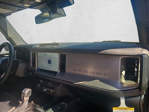 New 2025 Ford Bronco Outer Banks image 9