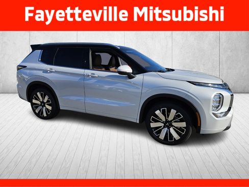 New 2026 Mitsubishi Outlander SEL image 1