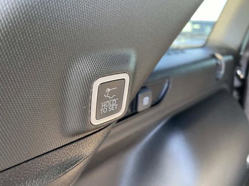 New 2025 Jeep Grand Cherokee Laredo image 5