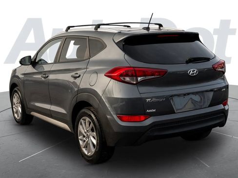 Used 2017 Hyundai Tucson SE image 2