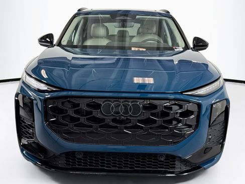 New 2026 Audi Q3 quattro 2.0T AWD/4WD image 2
