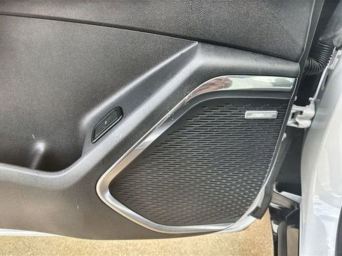 Used 2025 Chevrolet Traverse High Country w/ LPO, Floor Liner Package FWD image 23