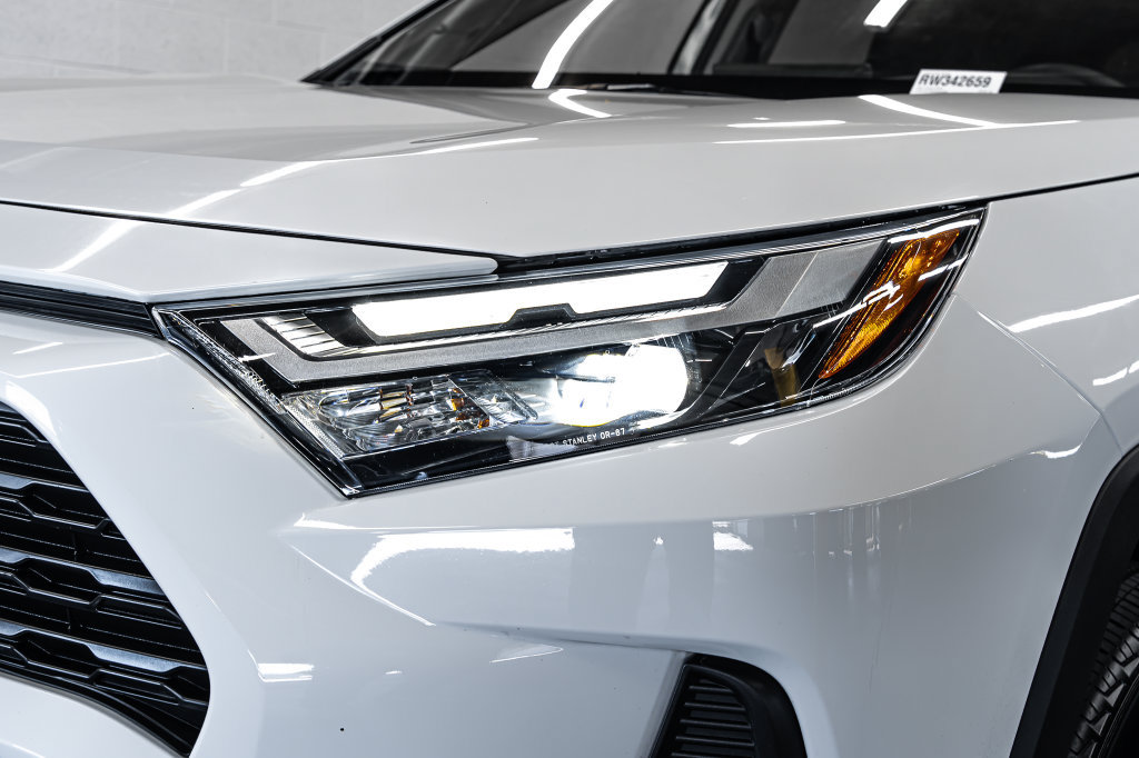 Used 2024 Toyota RAV4 LE FWD image 9