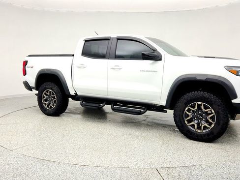 Used 2025 Chevrolet Colorado ZR2 w/ Technology Package image 3