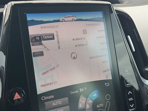 Used 2018 Toyota Prius Prime Advanced FWD image 16