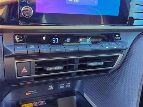 Used 2025 Toyota Camry SE FWD image 19