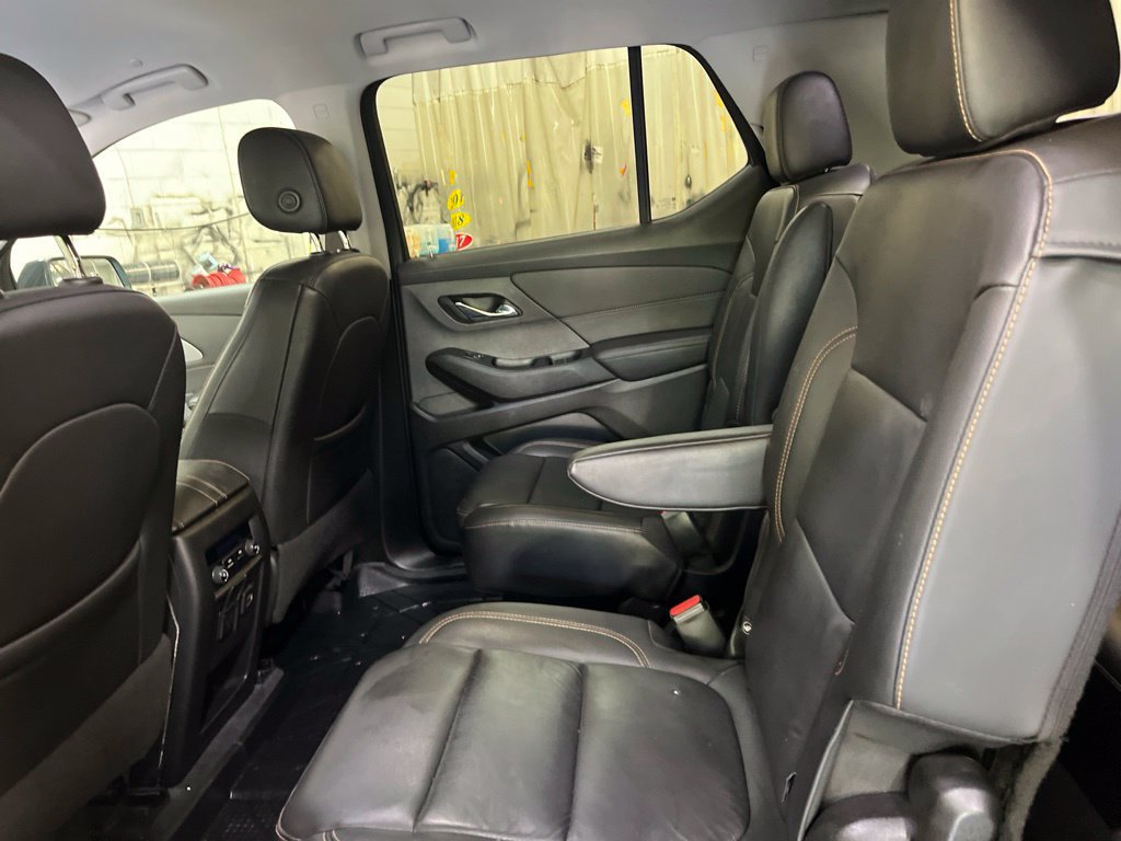 Used 2021 Chevrolet Traverse RS FWD image 22