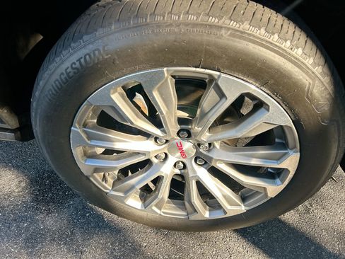 Used 2021 GMC Yukon XL Denali w/ Denali Ultimate Package image 13