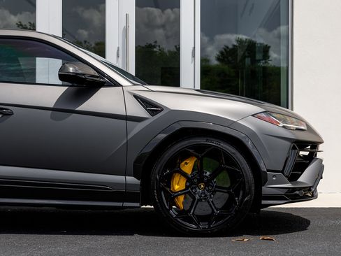 Used 2024 Lamborghini Urus Performante AWD/4WD image 18
