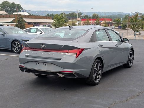 Used 2022 Hyundai Elantra SEL w/ Convenience + Premium Package image 7