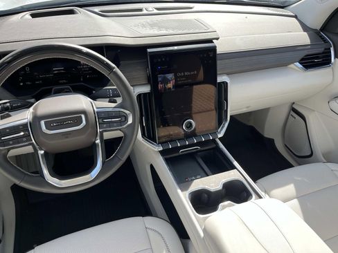 Used 2024 GMC Acadia Denali w/ Super Cruise Package image 14