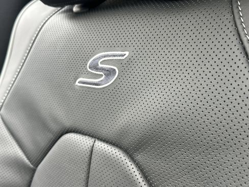 New 2026 Chrysler Pacifica Limited FWD image 4