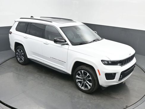 Used 2024 Jeep Grand Cherokee L Overland w/ Advanced Protech Group III AWD/4WD image 44