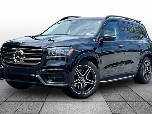 Used 2024 Mercedes-Benz GLS 450 4MATIC image 2